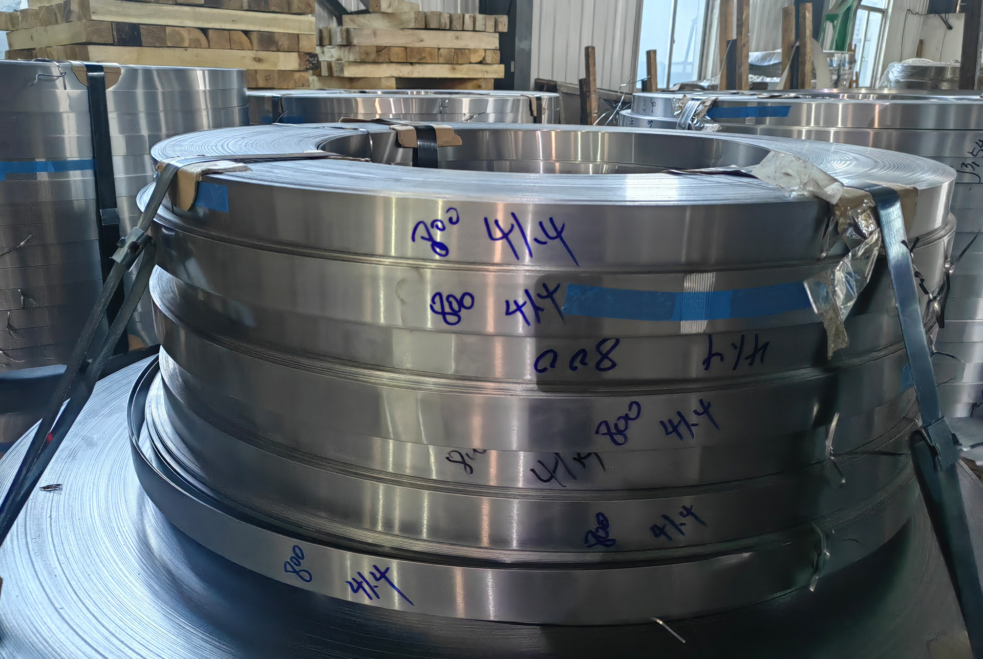 On October 5th, GENN's silicon steel factory carried out silicon steel slitting processing.