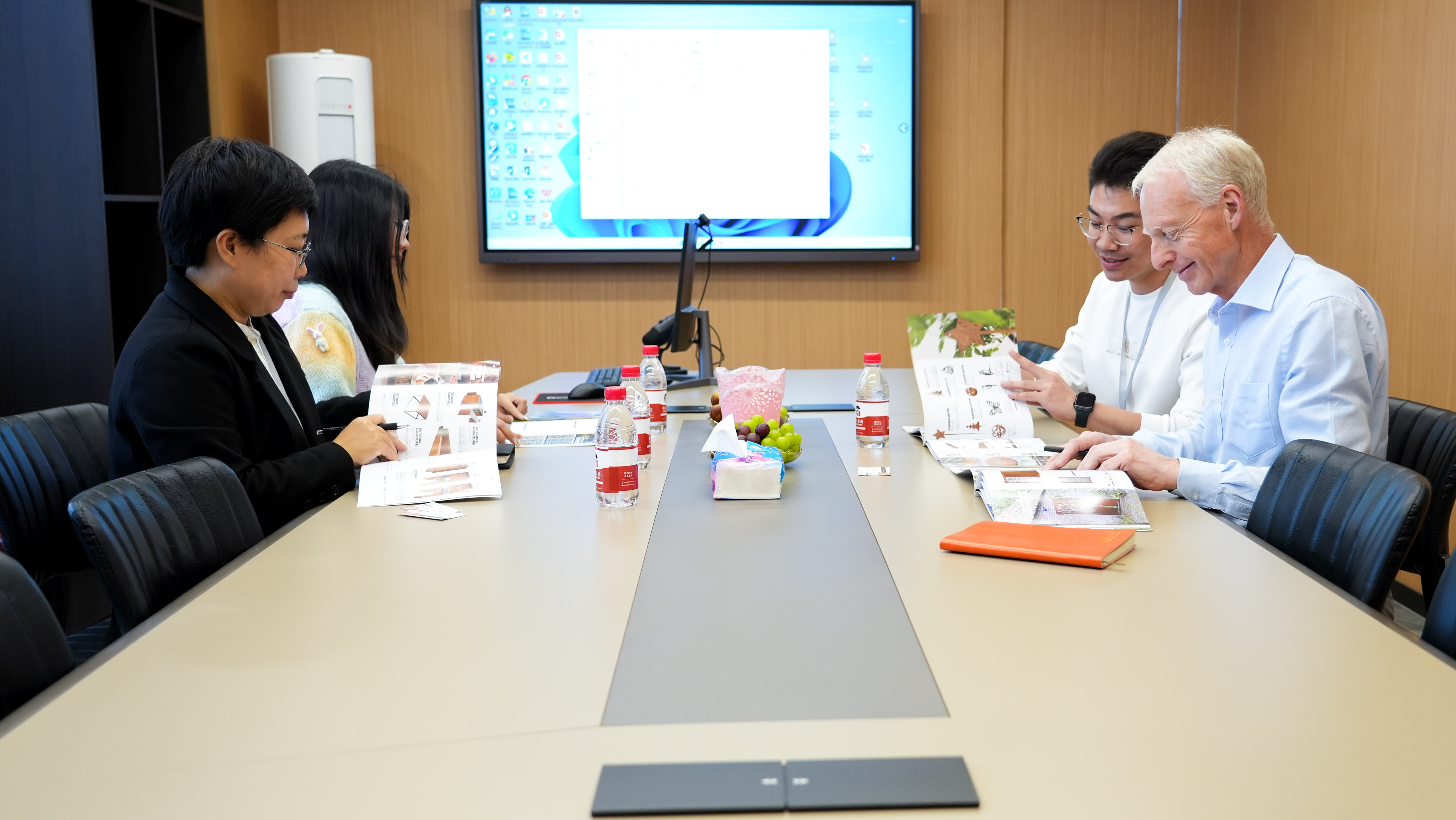 Welcome new customers from Norway to visit GNEE Group Company
